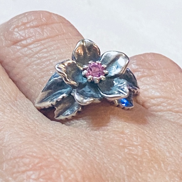 James Avery Retired Silver Pink Sapphire Christmas Rose Ring Size 8 - Picture 4 of 4